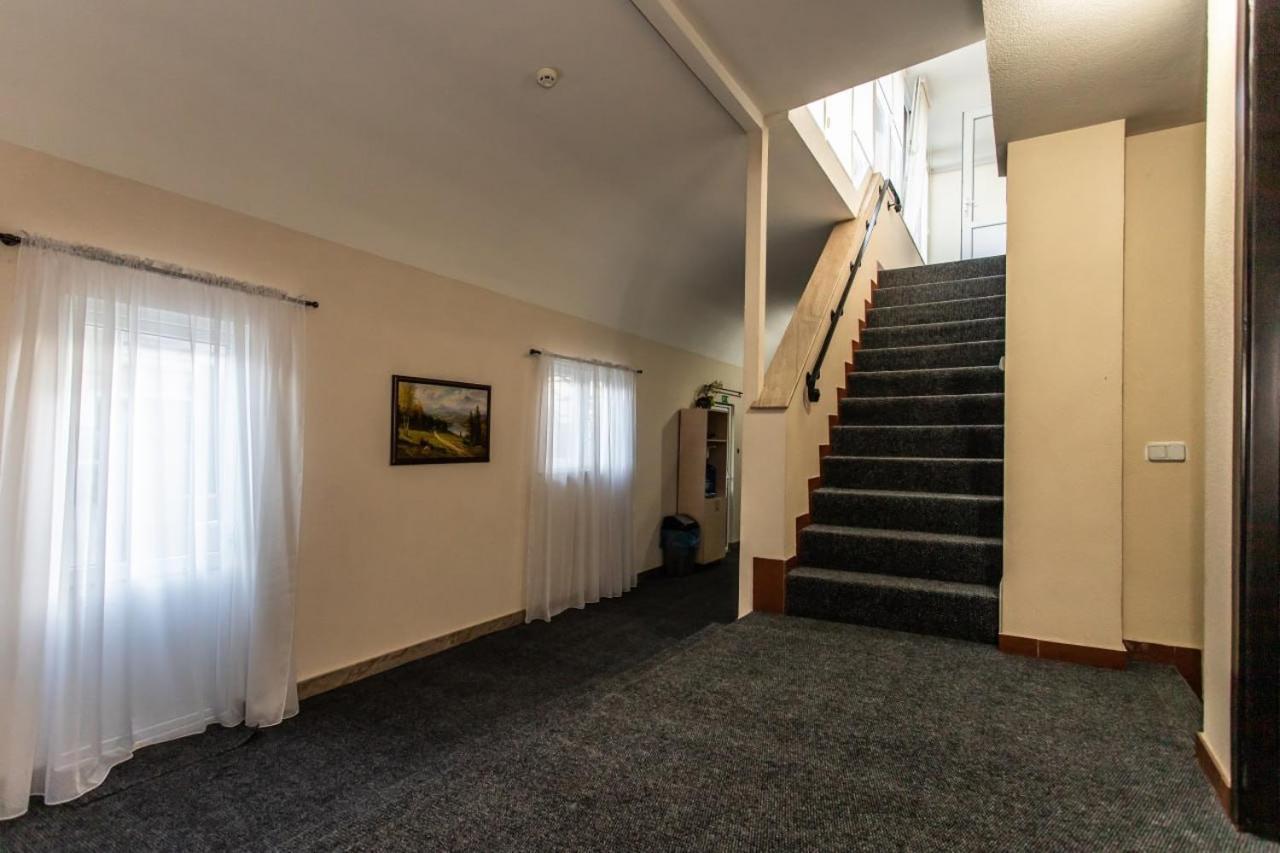 Star Rent Hotel Кишинёв Экстерьер фото